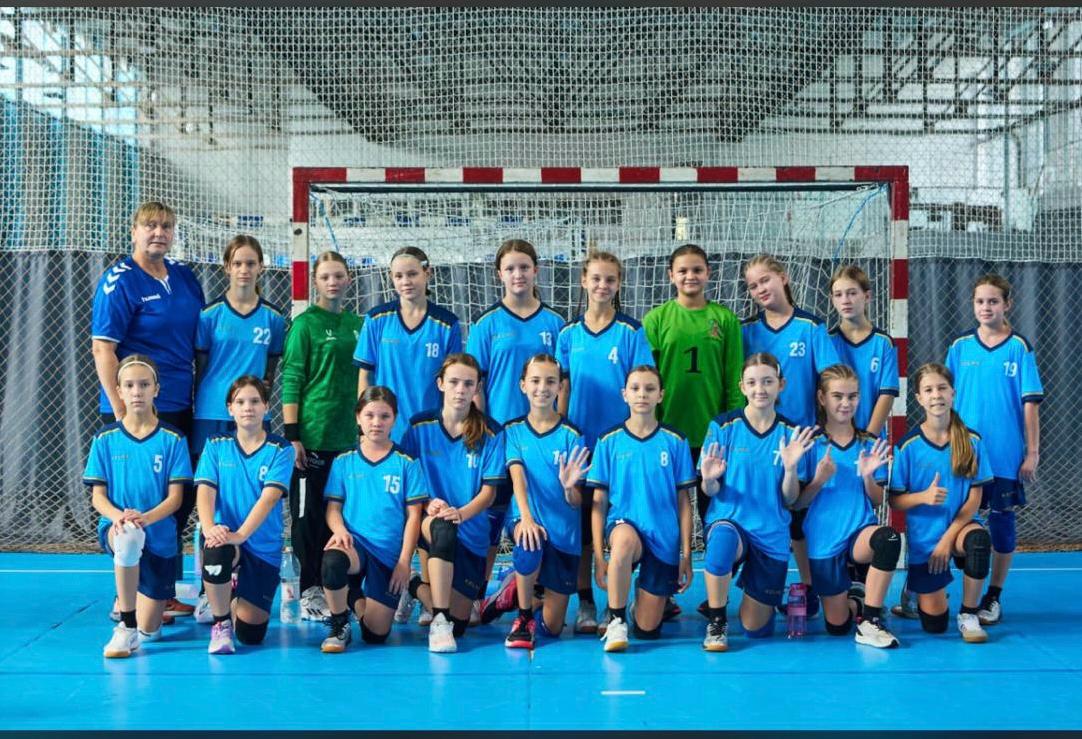 6-12 октября 2025 года в г. Астрахань проходили межрегиональные спортивные соревнования (первенство ЮФО и СКФО) по гандболу среди девушек до 13 лет (2014 г.р.).